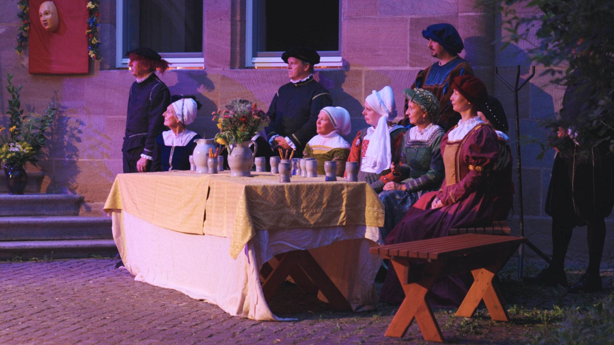 Kommt, spielt und tanzt!